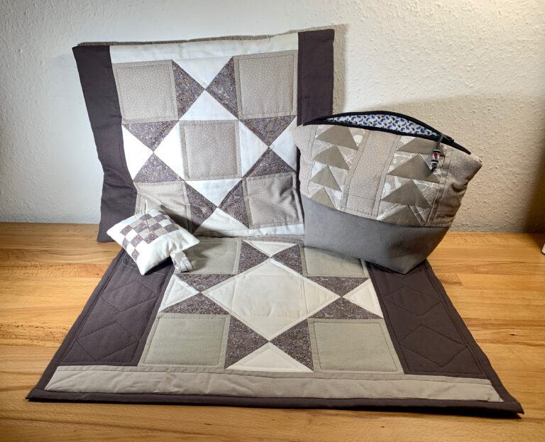 Taupe ist das neue Schwarz - Nähen aus Resten . Zwei Projektmappen, eine Tasche für Nähutensilien und ein kleines Nadelkissen sind raus gekommen.