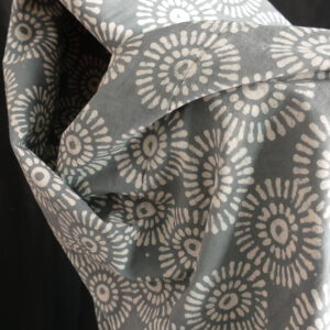 Isha - Mud Resist Print, Hand Block aus Indien Grau