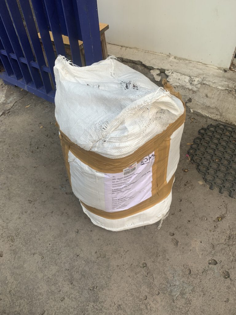 Lieferung Paket tolle Stoffe