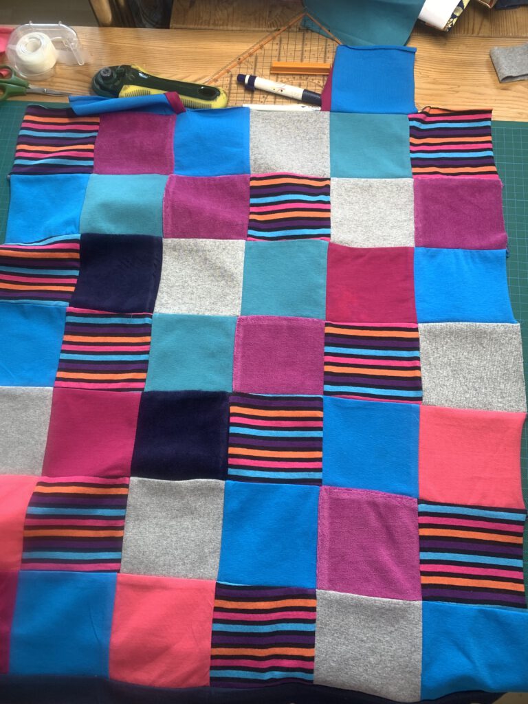 Stoffe-Resterampe: Jerseyreste zu Pullover